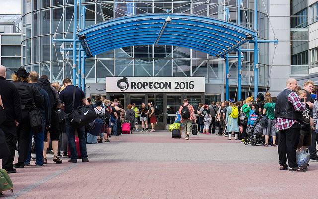 32047519780_28a1b68e2c_z