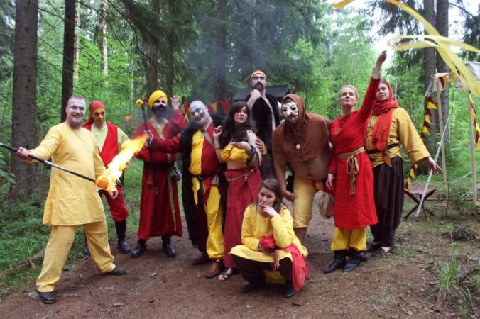 kesalla2016mellastanutpunaisenkuunkarnevaali