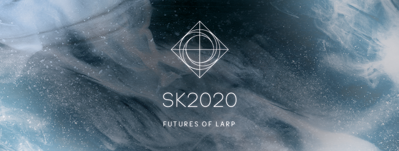 Kuvassa futusirtista taustaa vasten solmukohdan logo,, teksti SK2020 Futures of larp