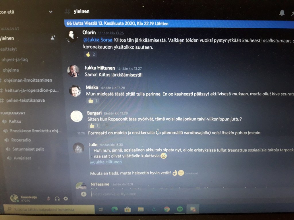 Näyttökaappaus Discord-chattinäkymästä, jossa osallistujat kiittelevät hyvästä conista.